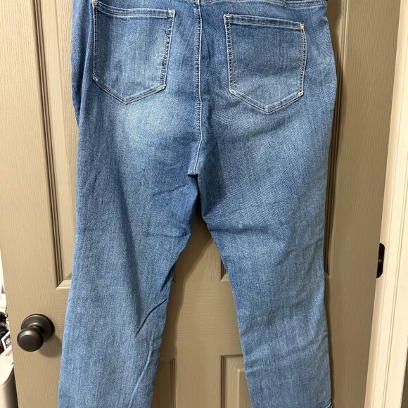 NYDJ 18W Ankle Jeans in Medium Wash with Lift Tuck® Technology - Picture 2 of 4